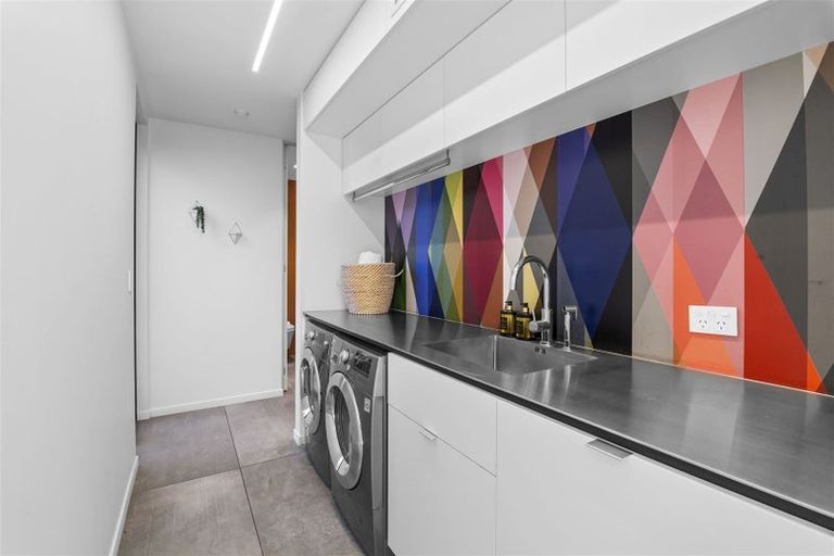 Photo of property in 9 Walnut Avenue, Strowan, Christchurch, 8052