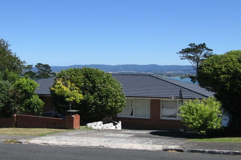 Photo of property in 31 Teal Crescent, Beach Haven, Auckland, 0626
