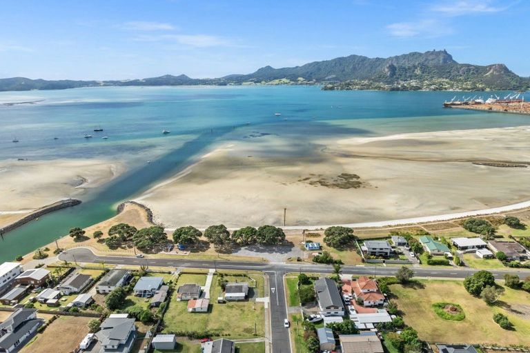 Photo of property in 2a Finch Street, One Tree Point, 0118