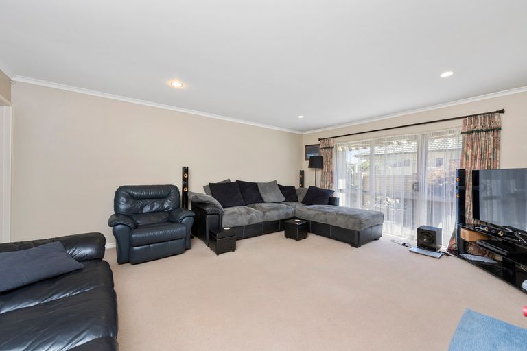 Photo of property in 18 Araroa Place, Papamoa Beach, Papamoa, 3118