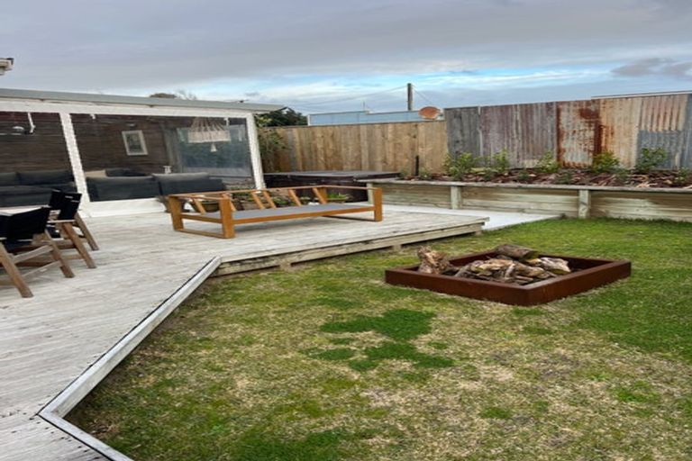 Photo of property in 6 Brown Terrace, Foxton Beach, Foxton, 4815