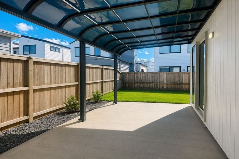 Photo of property in 3 Farmland Road, Papakura, 2110