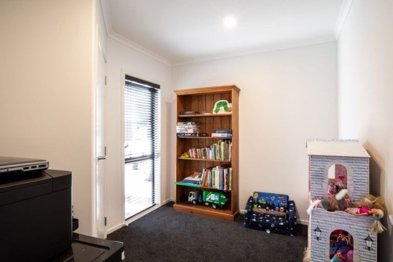 Photo of property in 16 Clifford Close, Leamington, Cambridge, 3432