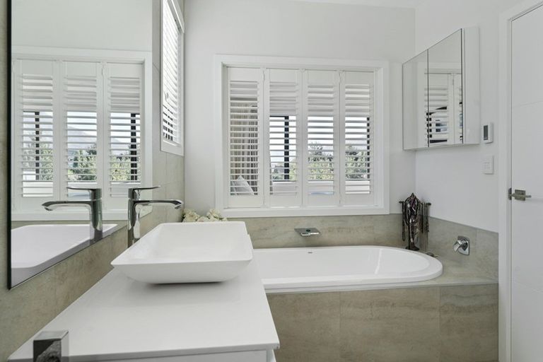 Photo of property in 37 Mcadam Drive, Jacks Point, Queenstown, 9371