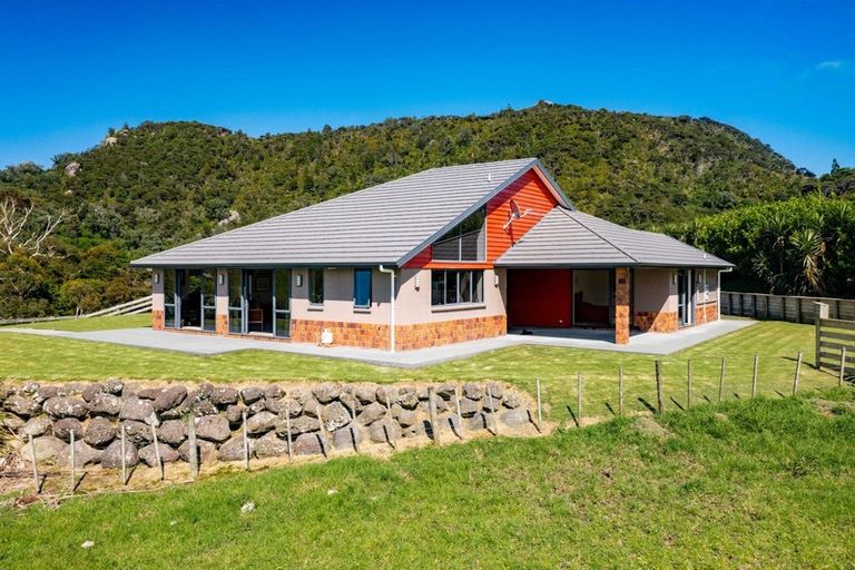 Photo of property in 31 Bay View Road, Whangarei Heads, Whangarei, 0174