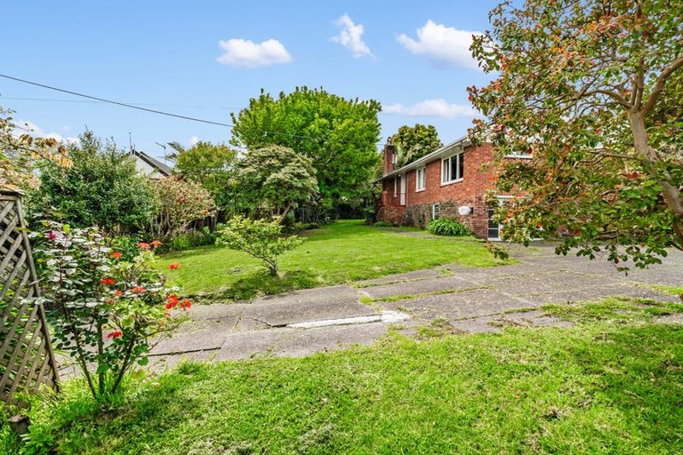 Photo of property in 27 Merriefield Avenue, Forrest Hill, Auckland, 0620