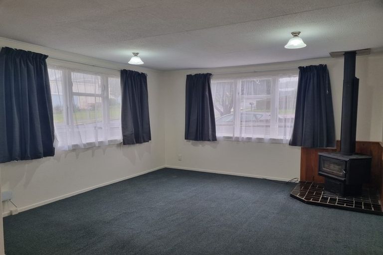 Photo of property in 1 Takapuwahia Drive, Takapuwahia, Porirua, 5022