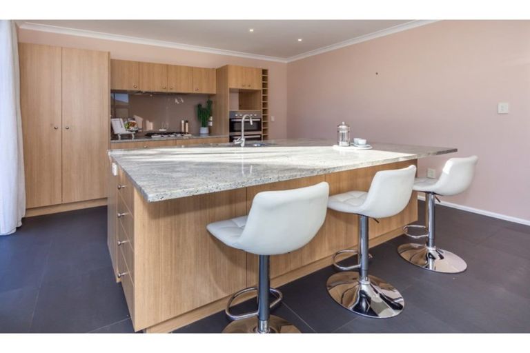 Photo of property in 36 Rockview Place, Mount Pleasant, Christchurch, 8081