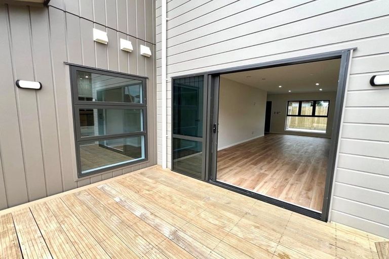 Photo of property in 44c Innismara Avenue, Wattle Downs, Auckland, 2103