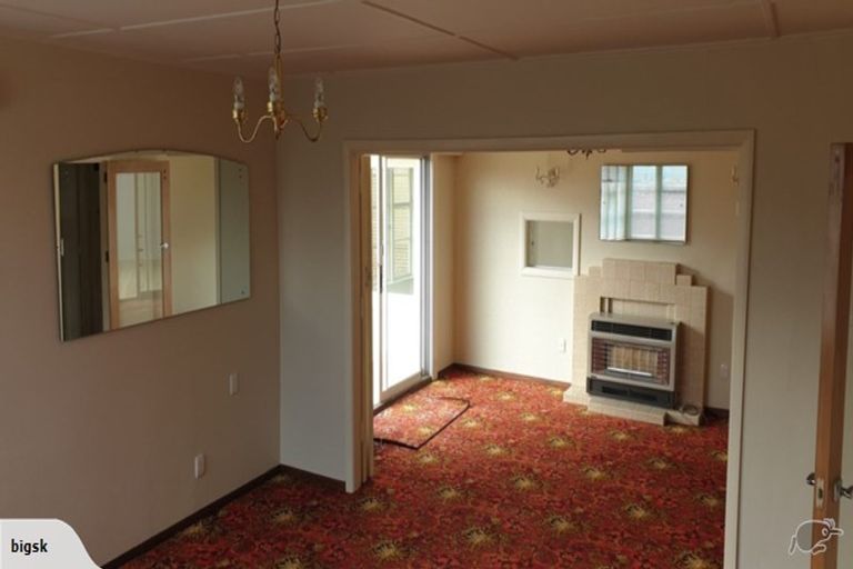 Photo of property in 198 Whites Line East, Waiwhetu, Lower Hutt, 5010