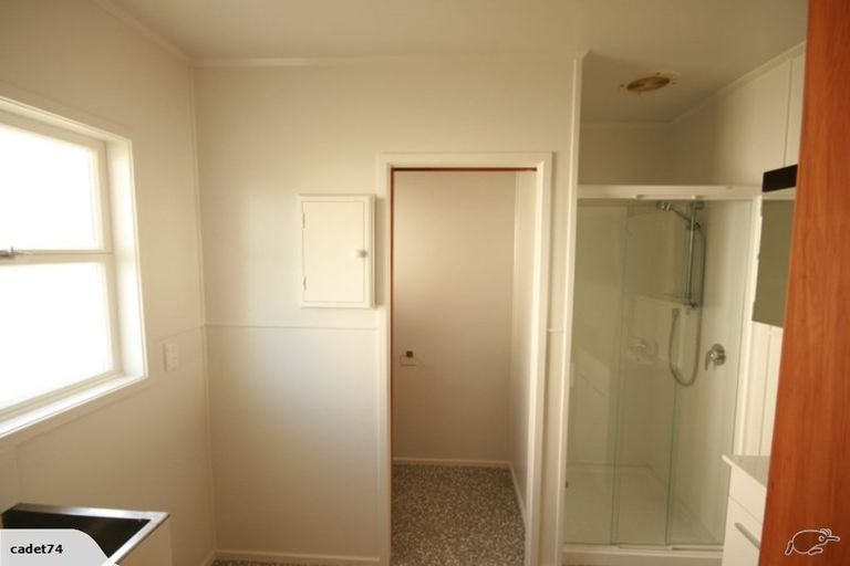 Photo of property in 64a Clayburn Road, Glen Eden, Auckland, 0602