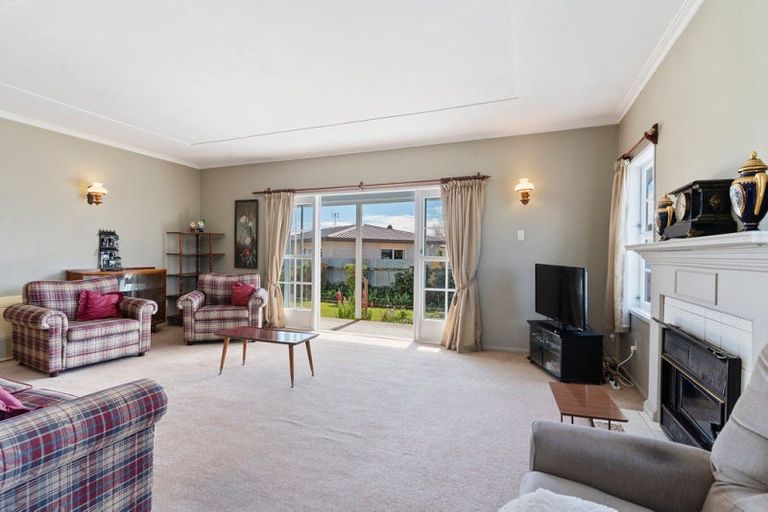 Photo of property in 16 Hogg Crescent, Masterton, 5810