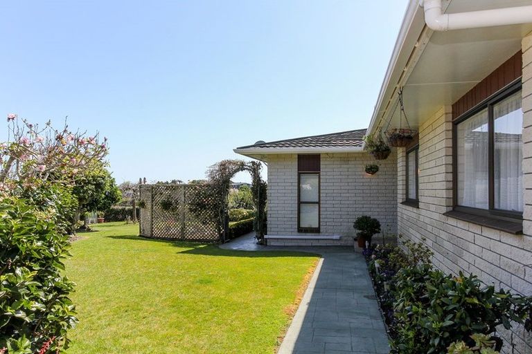 Photo of property in 48 Truby King Street, Merrilands, New Plymouth, 4312