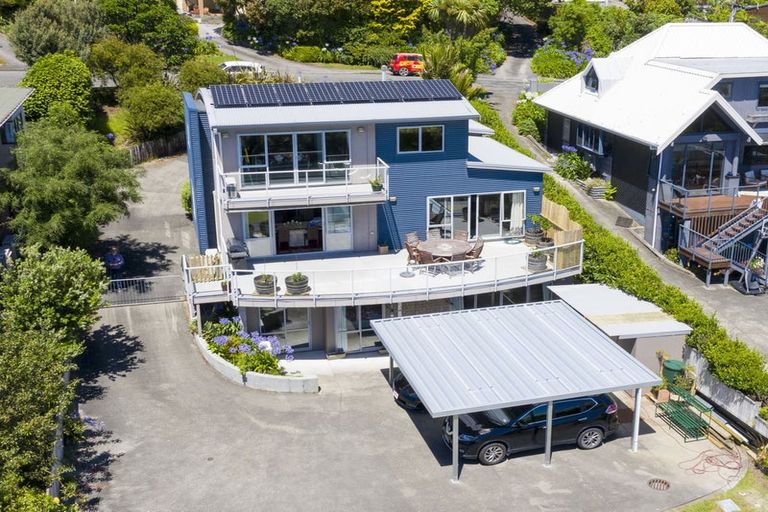 Photo of property in 48 Kotare Street, Waikanae, 5036