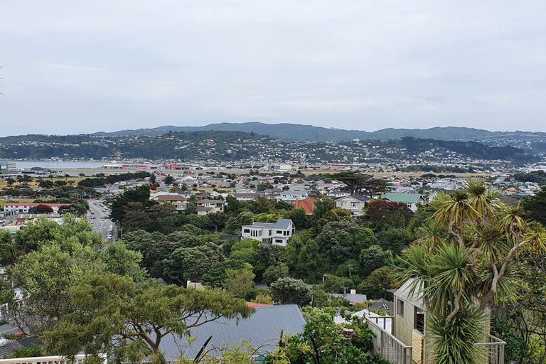 Photo of property in 49 Tio Tio Road, Miramar, Wellington, 6022