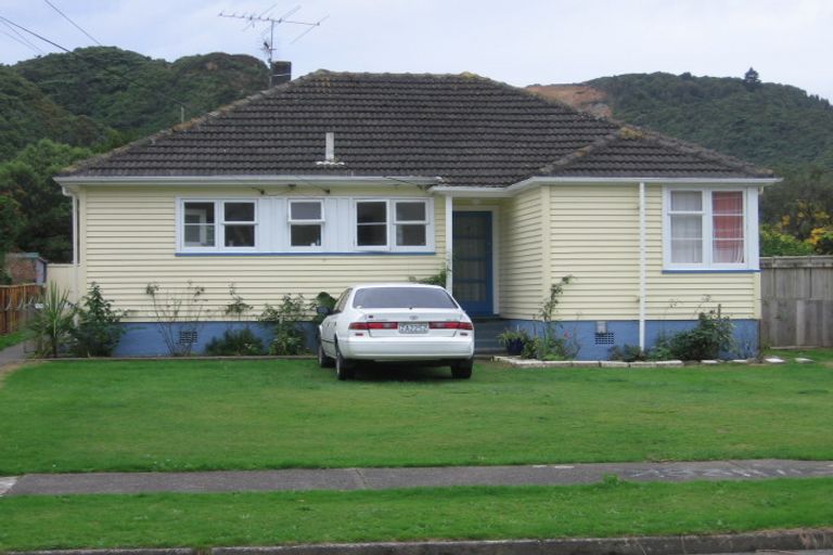 Photo of property in 77 Compton Crescent, Taita, Lower Hutt, 5011