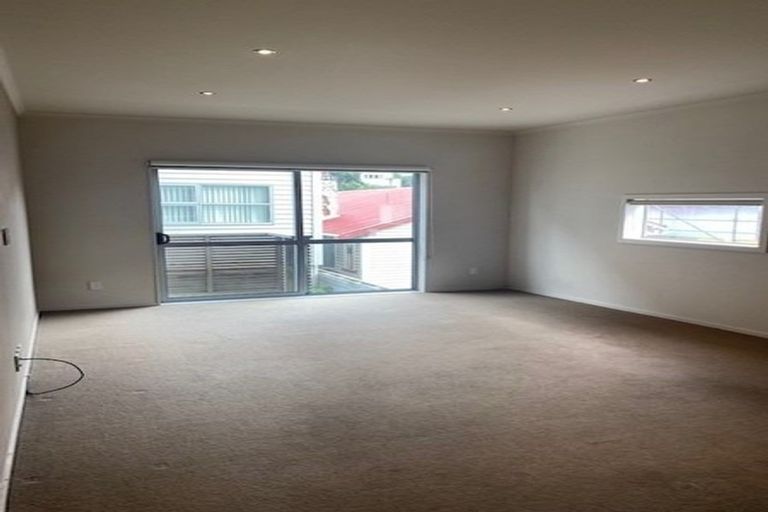 Photo of property in 1/123 The Parade, Island Bay, Wellington, 6023