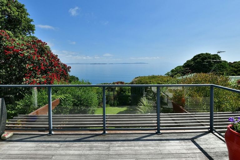 Photo of property in 104 Pacific Parade, Army Bay, Whangaparaoa, 0930