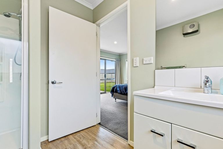 Photo of property in 23 Lewis Crescent, Rolleston, 7614