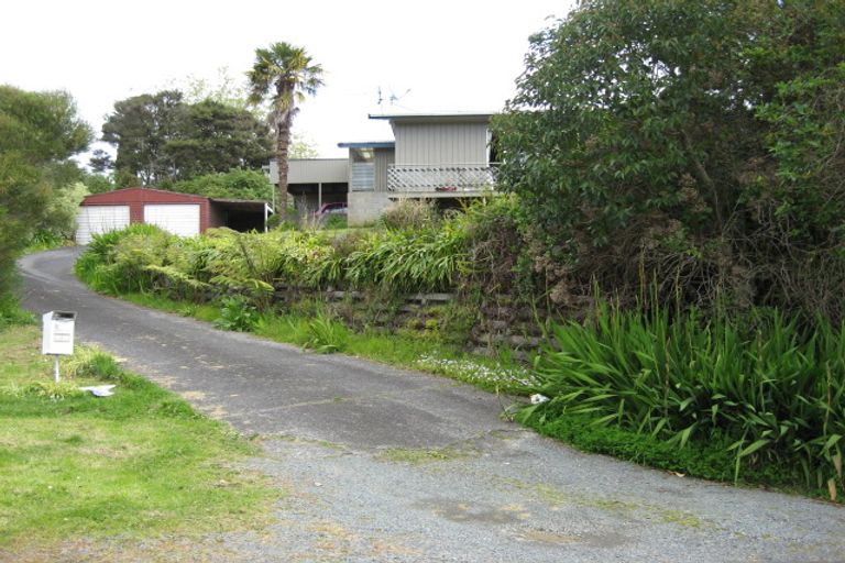 Photo of property in 2/1 Alison Avenue, Herald Island, Auckland, 0618