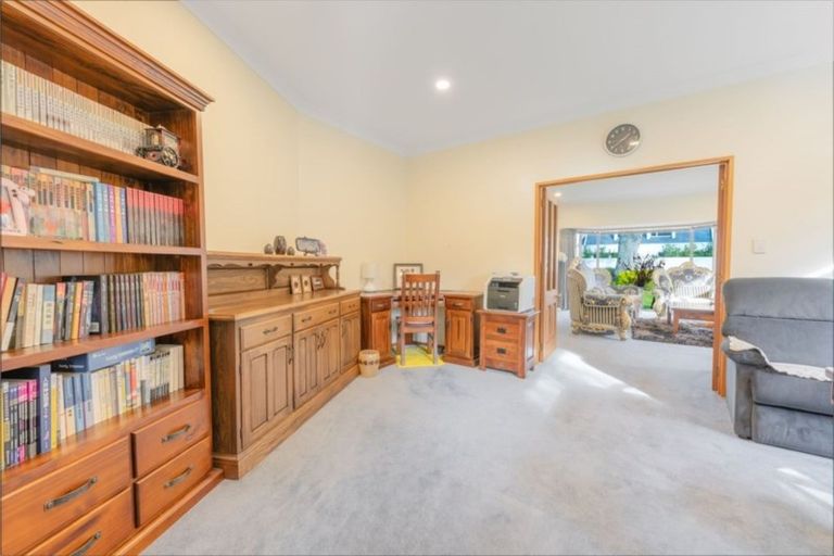 Photo of property in 26 Witbrock Crescent, Burnside, Christchurch, 8053