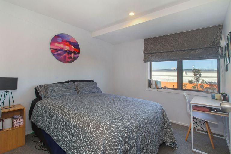 Photo of property in 2q/10 Crown Lynn Place, New Lynn, Auckland, 0600