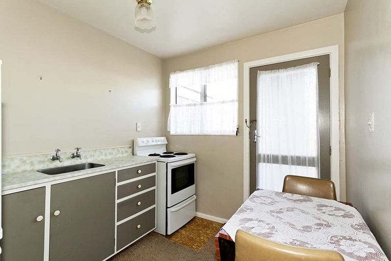 Photo of property in 3/122 Middlepark Road, Sockburn, Christchurch, 8042