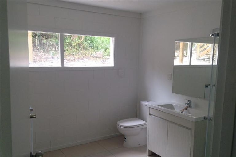 Photo of property in 26 Seaview Road, Glenfield, Auckland, 0629