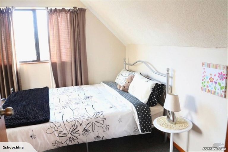 Photo of property in 1/23 Sungrove Rise, Sunnyvale, Auckland, 0612