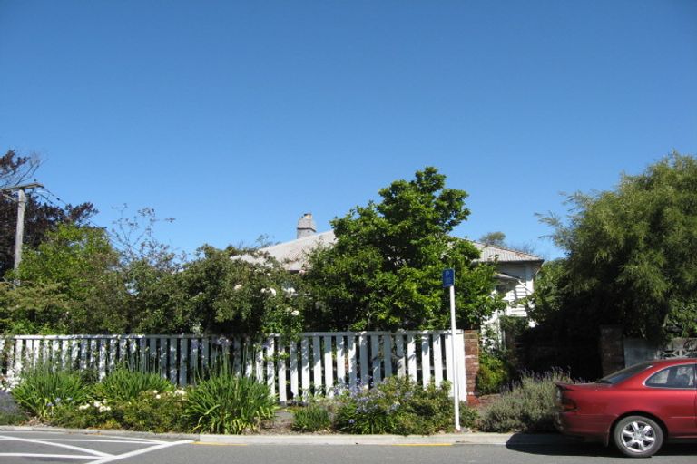 Photo of property in 116 Aikmans Road, Merivale, Christchurch, 8014