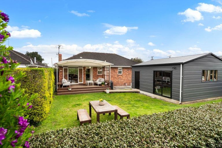 Photo of property in 71 Wallace Road, Mangere Bridge, Auckland, 2022