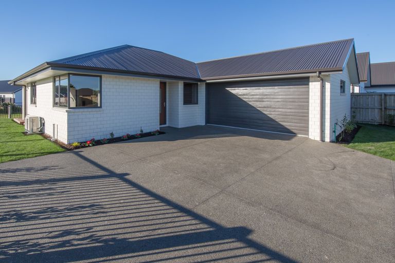 Photo of property in 11 Wyllie Place, Amberley, 7410