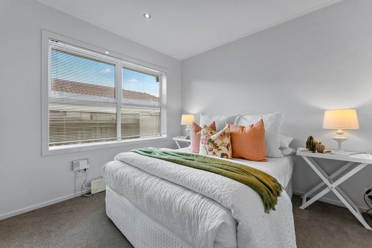 Photo of property in 1/30 Montgomery Avenue, Rothesay Bay, Auckland, 0630