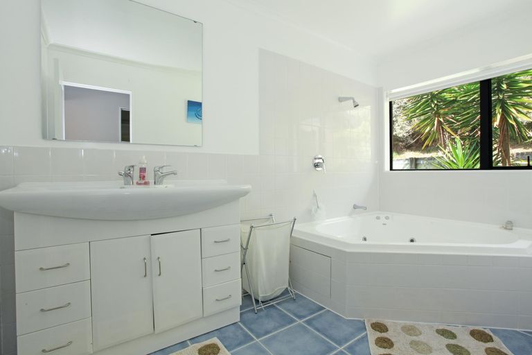 Photo of property in 25 Kauri Lane, Huntly, 3771