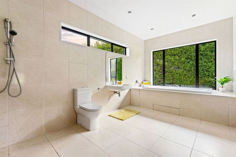 Photo of property in 50 Robert Might Road, Kumeu, 0810