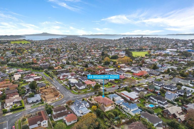 Photo of property in 44 Bradbury Road, Botany Downs, Auckland, 2010