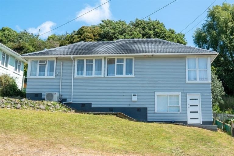 Photo of property in 160 Champion Street, Cannons Creek, Porirua, 5024