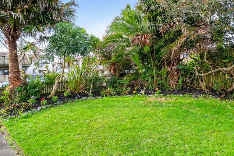 Photo of property in 48 Zita Maria Drive, Massey, Auckland, 0614