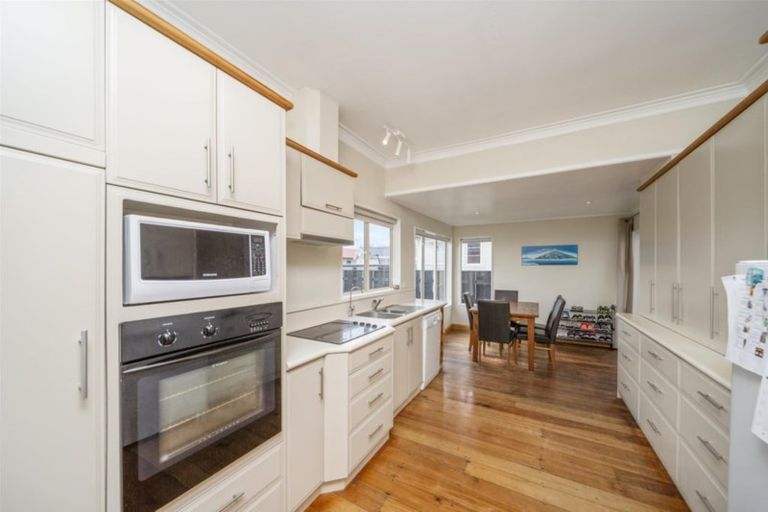 Photo of property in 4 Grant Vc Street, Hawera, 4610