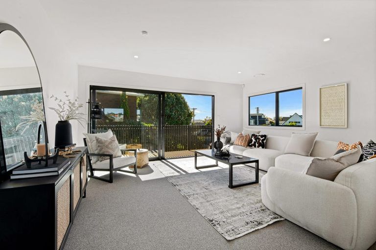 Photo of property in 2/1 Omana Road, Milford, Auckland, 0620