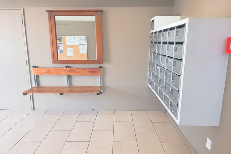 Photo of property in Melksham Towers, 201/131 Brougham Street, Mount Victoria, Wellington, 6011