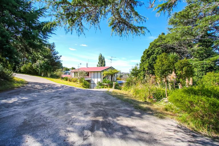 Photo of property in 92 Lincoln Park Avenue, Massey, Auckland, 0614