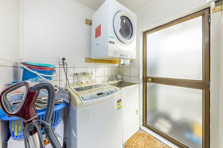 Photo of property in 1/12 Silver Creek Road, Weymouth, Auckland, 2103