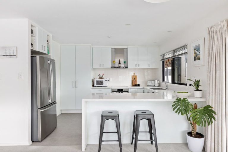 Photo of property in 15e Puriri Avenue, Orewa, 0931