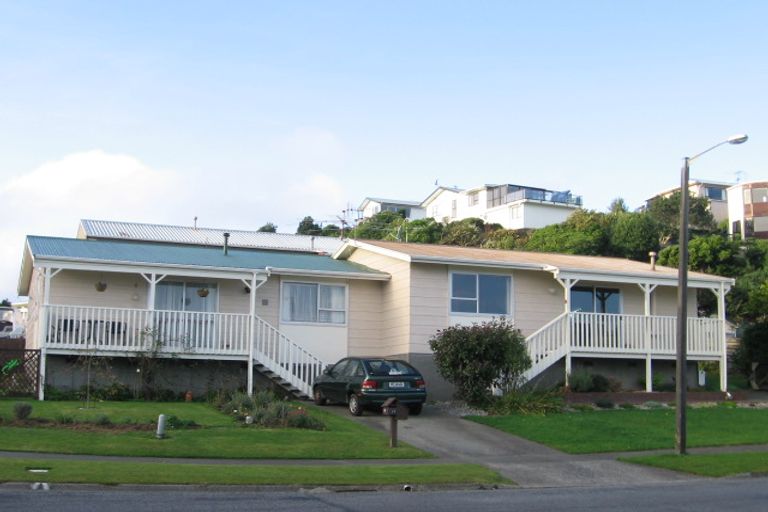 Photo of property in 220 Major Drive, Kelson, Lower Hutt, 5010