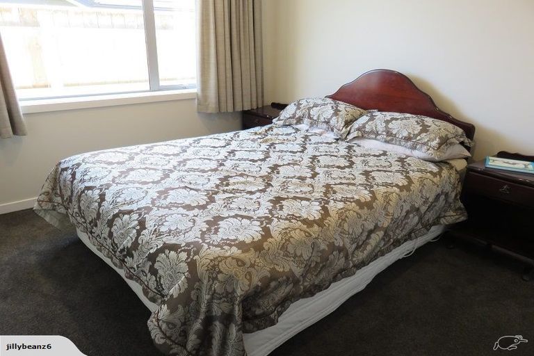 Photo of property in 5 Hydrangea Lane, Milson, Palmerston North, 4414