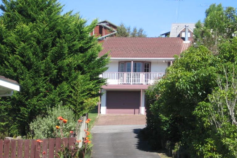 Photo of property in 2/85 Langana Avenue, Browns Bay, Auckland, 0630