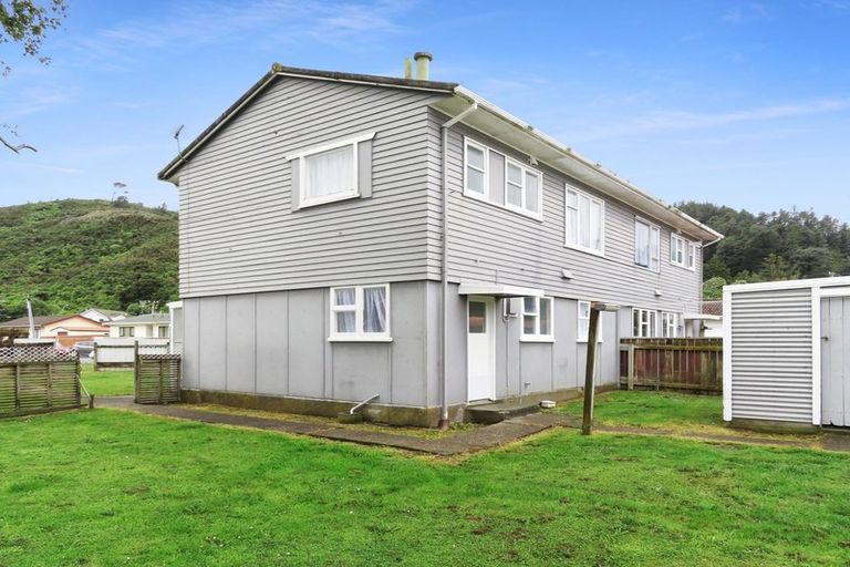 Photo of property in 9 Eldon Grove, Taita, Lower Hutt, 5019