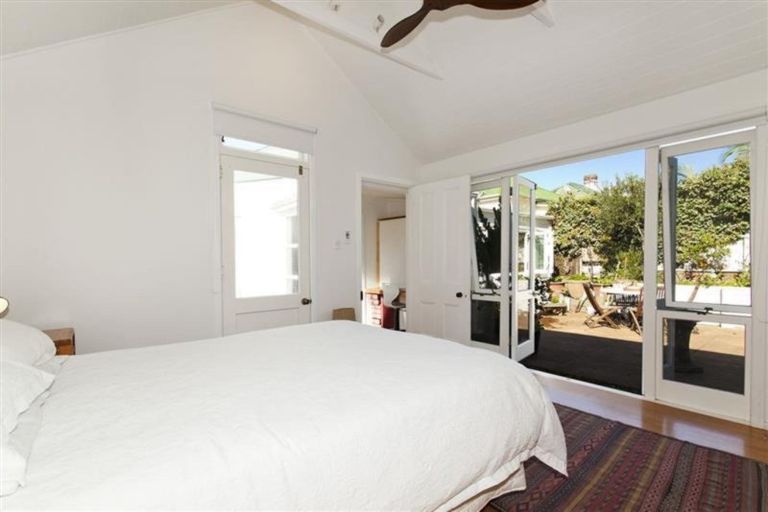 Photo of property in 17 Owens Road, Devonport, Auckland, 0624