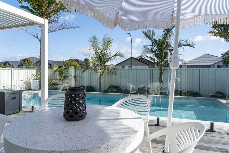 Photo of property in 1 Bill Miller Drive, Papamoa, 3118